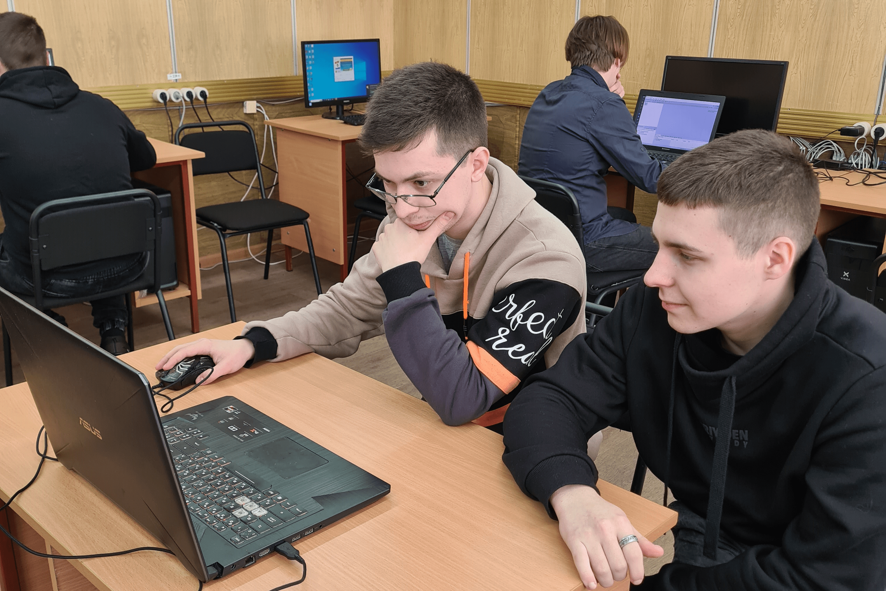 Студенти групи КБ-20-1 успішно склали єдиний державний кваліфікаційний іспит