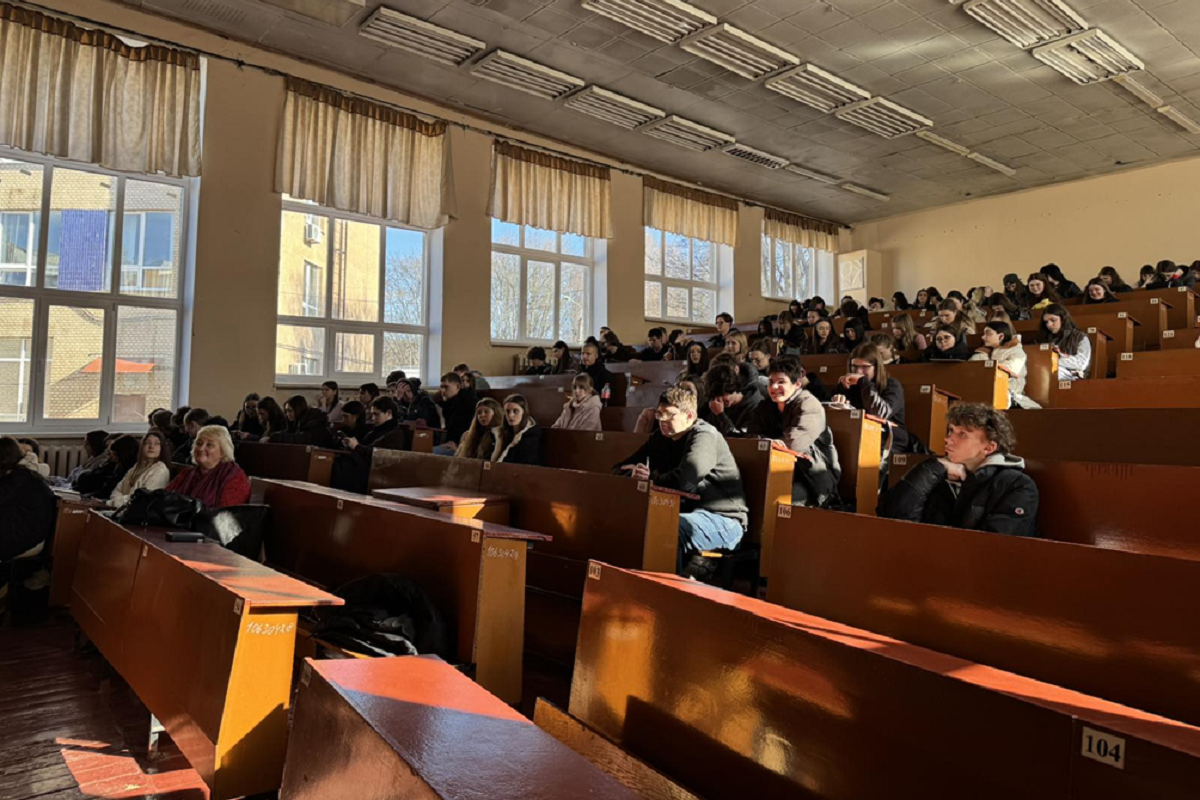 Просвітницький захід «Протидія вербуванню студентів країною-агресором для запобігання терористичним загрозам»“/></a></div><div class=